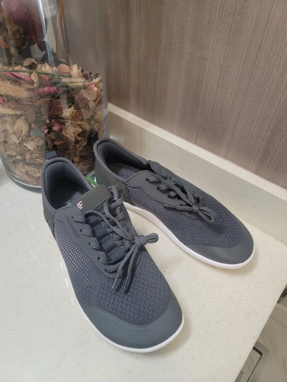 Hike Footwear HF Stride Shoes Black US 9.5 Men's Athletic Sneakers NWT Gray/Whit